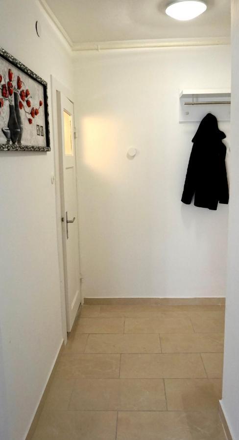 Alster Hamburg - Saniertes Und Mobliertes Apartment Mit Bad Und Kuche מראה חיצוני תמונה