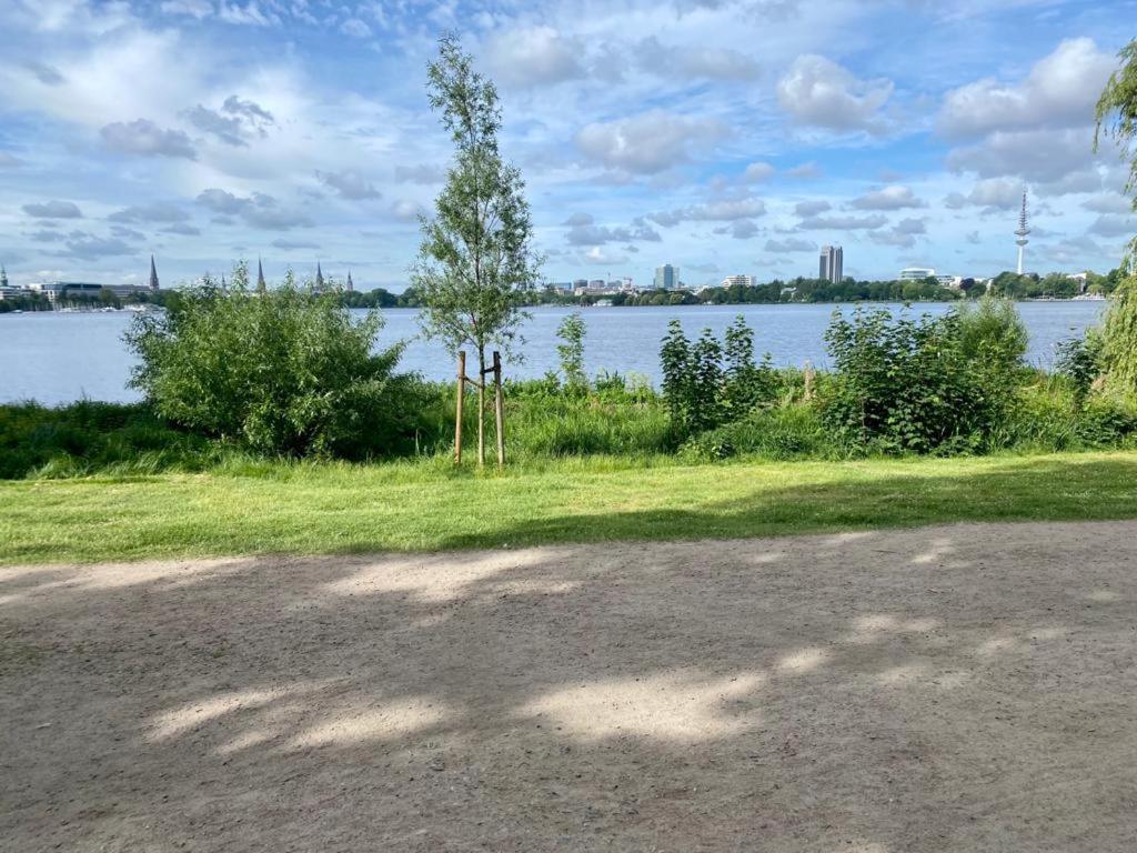 Alster Hamburg - Saniertes Und Mobliertes Apartment Mit Bad Und Kuche מראה חיצוני תמונה